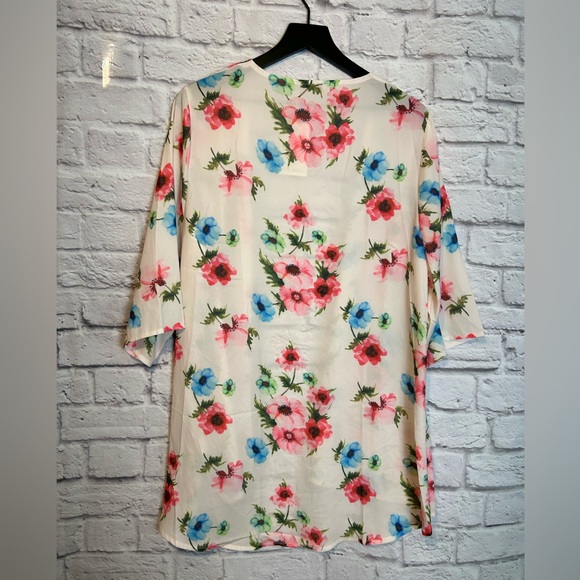 Ivory Floral Kimono/ Beach Coverup / Topper Size Medium New - Picture 2 of 5